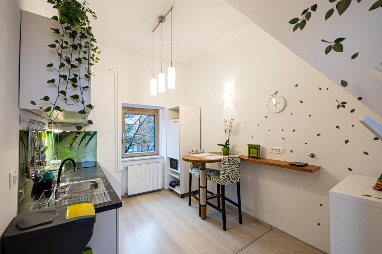Apartment That Cat Flat - Free Parking, Near Center, Cats! *